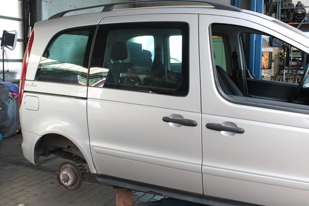 Foto: SCHIEBETÜR RECHTS eines Mercedes-Benz Vaneo 1.6 Attraction