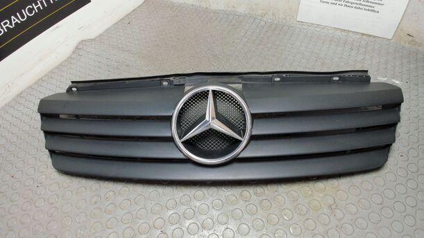 Foto: KÜHLERGRILL eines Mercedes-Benz Vaneo 1.6 Attraction