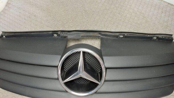 Foto: KÜHLERGRILL eines Mercedes-Benz Vaneo 1.6 Attraction