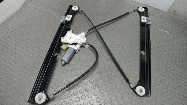 Foto: FENSTERHEBER VORN RECHTS ELEKTRISCH eines Mercedes-Benz Vaneo 1.6 Attraction