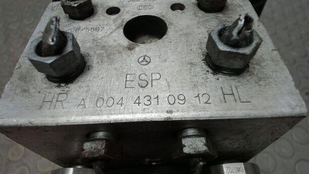 Foto: HAUPTBREMSAGGREGAT ABS eines Mercedes-Benz Vaneo 1.6 Attraction