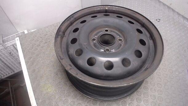 Foto: STAHLFELGE 6X15 ET52,5 eines Ford Focus 1.6 Ti-VCT Attraction