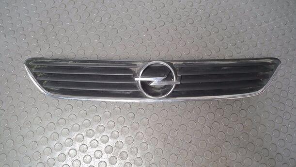 Foto: KÜHLERGRILL eines Opel Astra 1.8 Attraction