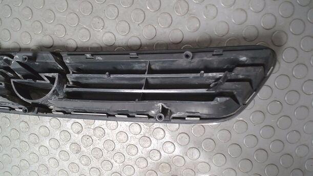 Foto: KÜHLERGRILL eines Opel Astra 1.8 Attraction