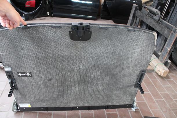 Foto: KOFFERRAUMBODEN eines Mercedes-Benz B 170 Attraction