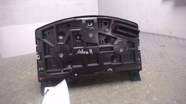 Foto: TACHOEINHEIT (ENTHEIRATET) eines Opel Astra 1.9 CDTI Caravan DPF Attraction