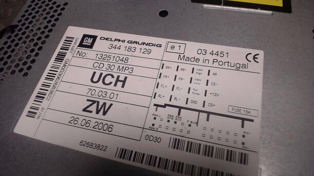 Foto: RADIO CD30 MP3 (ENTHEIRATET) eines Opel Astra 1.9 CDTI Caravan DPF Attraction