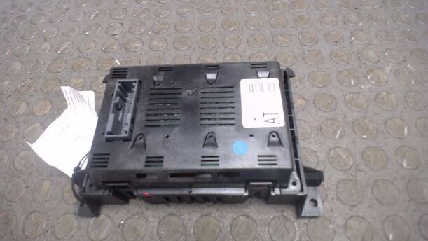 Foto: DISPLAY/ BILDSCHIRM (ENTHEIRATET) eines Opel Astra 1.9 CDTI Caravan DPF Attraction