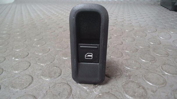 Foto: FENSTERHEBERSCHALTER HINTEN eines Skoda Fabia 1.2 TSI Special