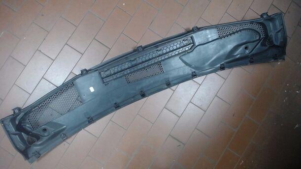 Foto: ABDECKUNG /WASSERKASTEN / WINDLAUF eines Mercedes-Benz B 170 Special