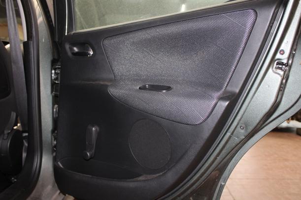Foto: TÜR HINTEN RECHTS ( LIMOUSINE ) eines Peugeot 207 120 Special