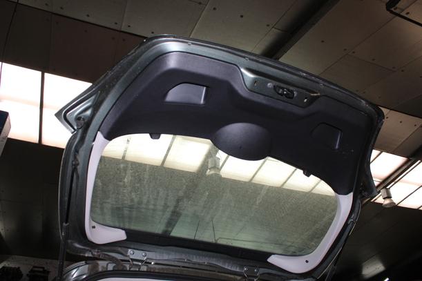 Foto: HECKKLAPPE/ HECKDECKEL ( 4/5 TÜRER ) eines Peugeot 207 120 Special