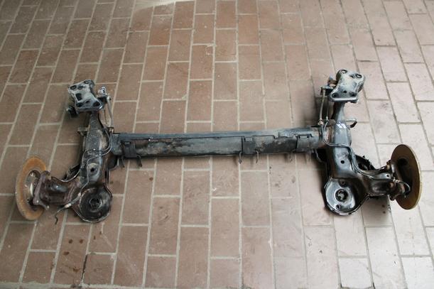 Foto: HINTERACHSE eines Peugeot 207 120 Special