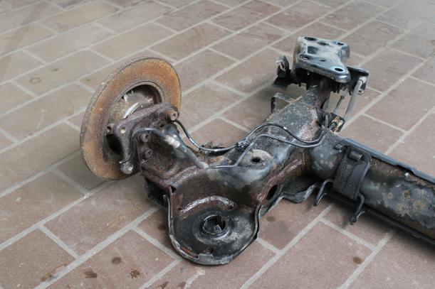 Foto: HINTERACHSE eines Peugeot 207 120 Special