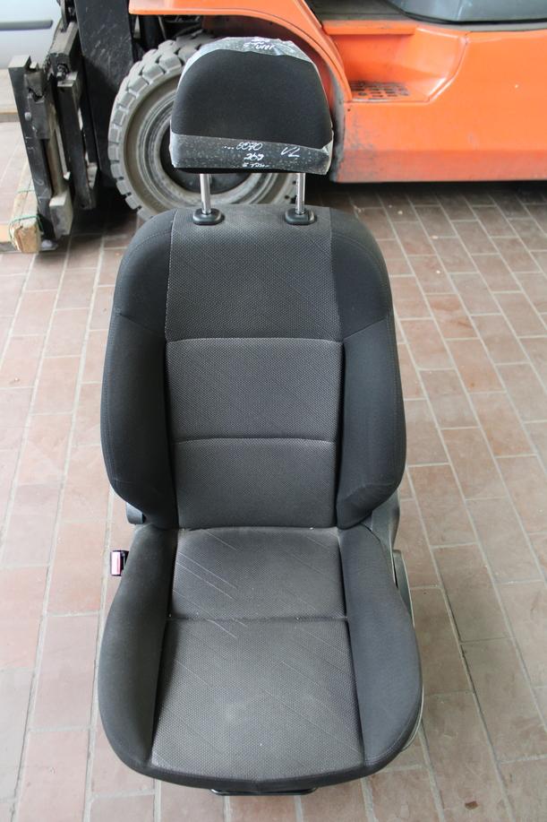 Foto: FAHRERSITZ/ SITZ VORN LINKS ( 4/5 TÜRER ) eines Peugeot 207 120 Special