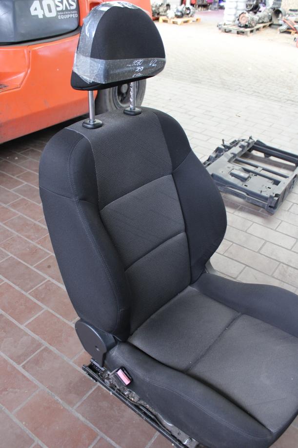 Foto: FAHRERSITZ/ SITZ VORN LINKS ( 4/5 TÜRER ) eines Peugeot 207 120 Special