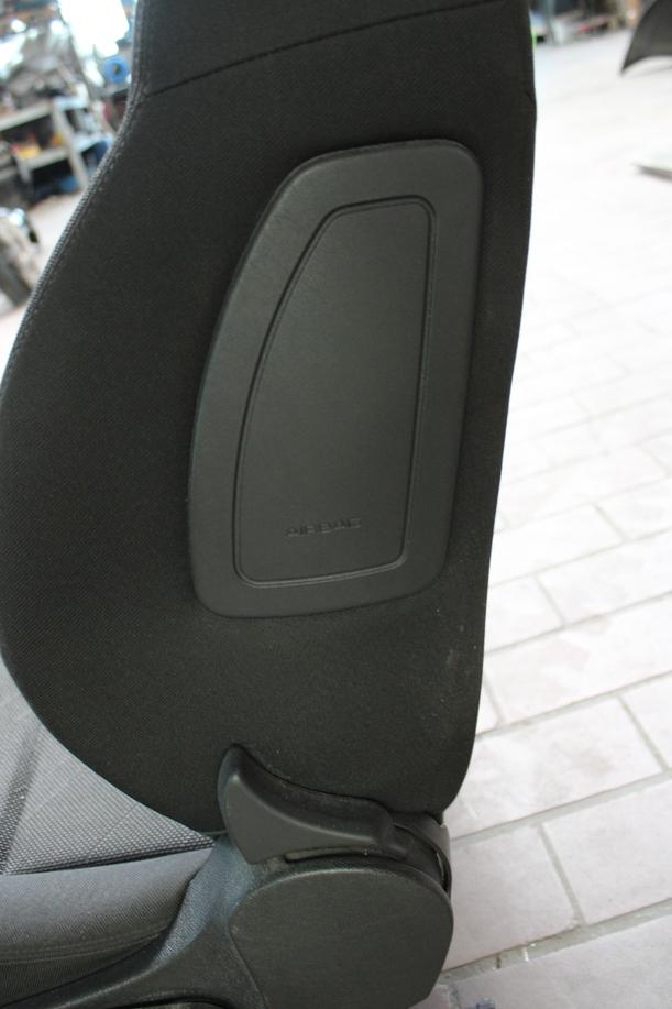 Foto: FAHRERSITZ/ SITZ VORN LINKS ( 4/5 TÜRER ) eines Peugeot 207 120 Special