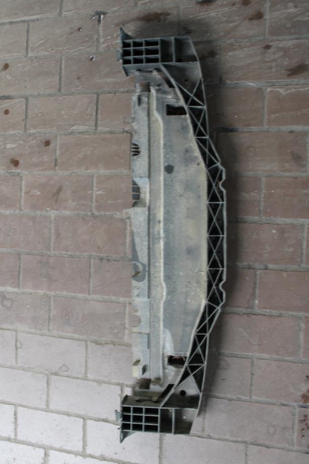 Foto: STOSSTANGENTRÄGER UNTEN eines Peugeot 207 120 Special