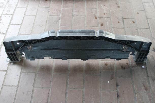Foto: STOSSTANGENTRÄGER UNTEN eines Peugeot 207 120 Special