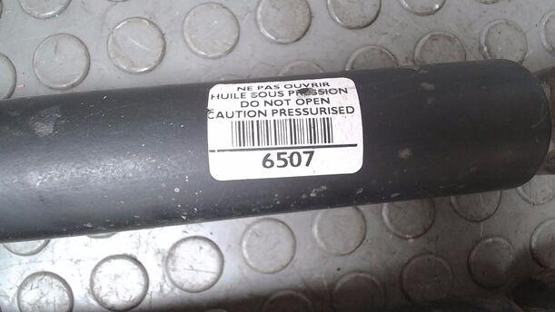 Foto: STOSSDÄMPFER HINTEN eines Peugeot 207 120 Special