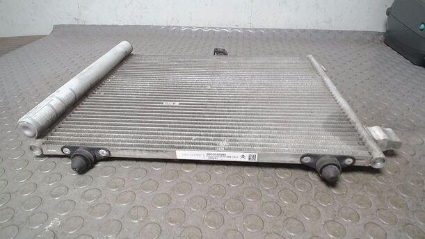 Foto: KONDENSATOR KLIMAANLAGE eines Peugeot 207 120 Special