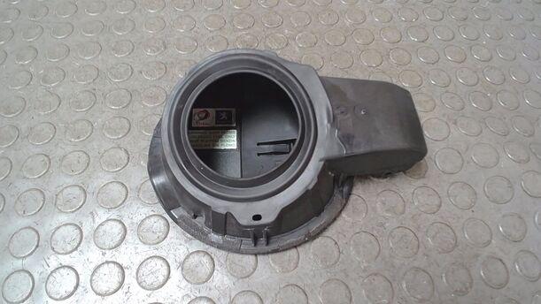 Foto: TANKKLAPPE/ TANKDECKEL eines Peugeot 207 120 Special