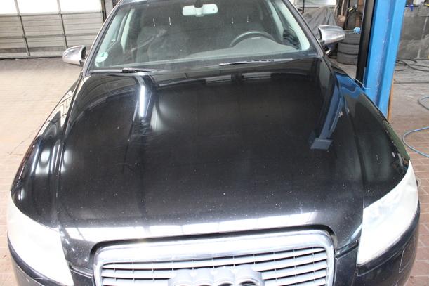 Foto: MOTORHAUBE eines Audi A6 Avant 2.7 TDI DPF Special