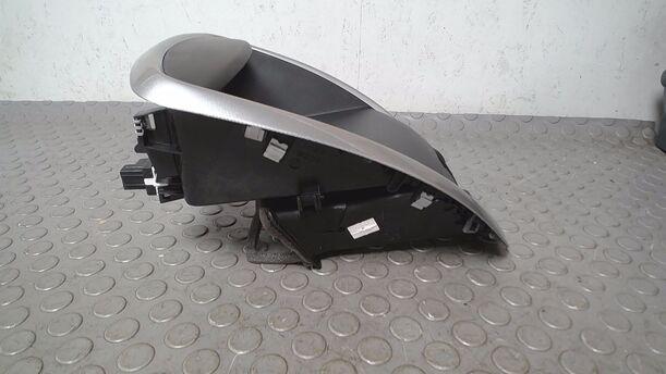 Foto: LÜFTUNGSGITTER MITTELKONSOLE eines Peugeot 207 120 Special