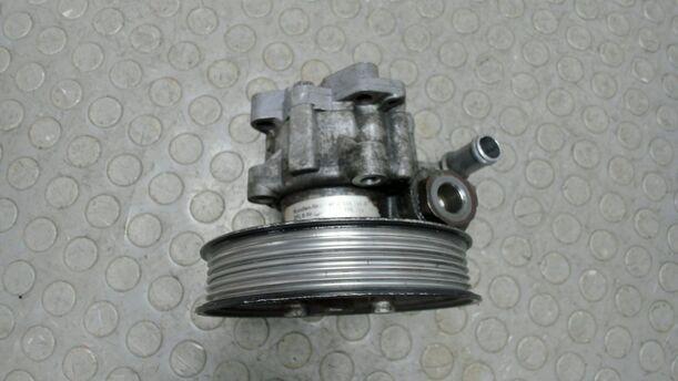 Foto: PUMPE SERVOLENKUNG eines Audi A6 Avant 2.7 TDI DPF Special