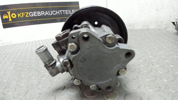 Foto: PUMPE SERVOLENKUNG eines Audi A6 Avant 2.7 TDI DPF Special