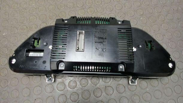 Foto: TACHOEINHEIT / KOMBIINSTRUMENT eines Audi A6 Avant 2.7 TDI DPF Special