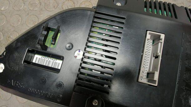 Foto: TACHOEINHEIT / KOMBIINSTRUMENT eines Audi A6 Avant 2.7 TDI DPF Special