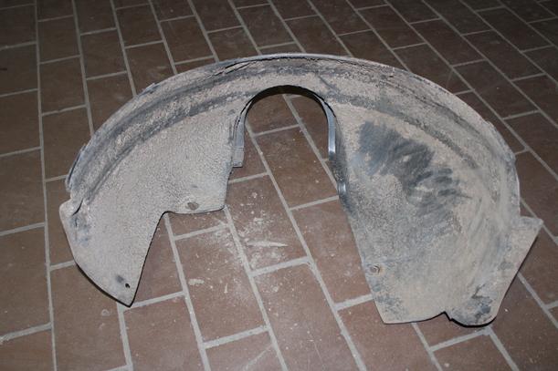 Foto: RADHAUSSCHALE/ INNENRADHAUS VORN LINKS eines Fiat Seicento 1.1 Special