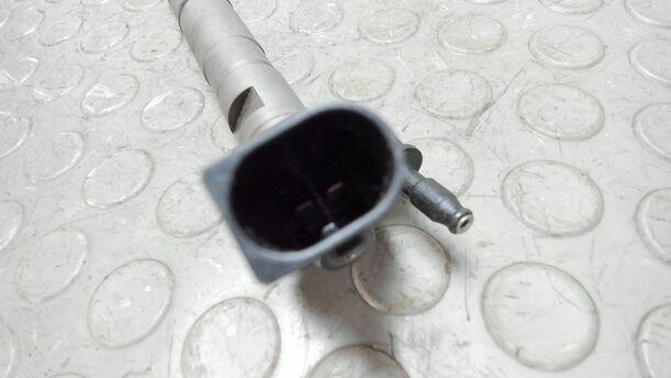 Foto: DIESELEINSPRITZVENTIL / EINSPRITZDÜSE eines Audi A6 Avant 2.7 TDI DPF Special
