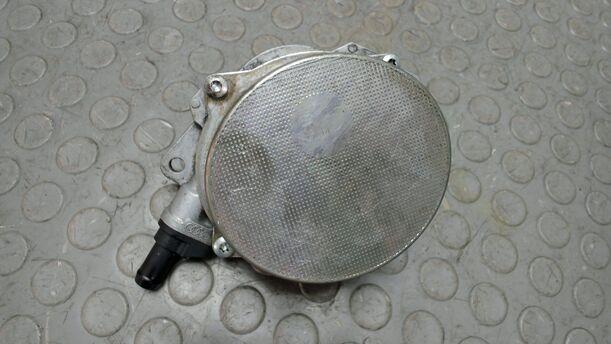 Foto: VAKUUMPUMPE / UNTERDRUCKPUMPE eines Audi A6 Avant 2.7 TDI DPF Special