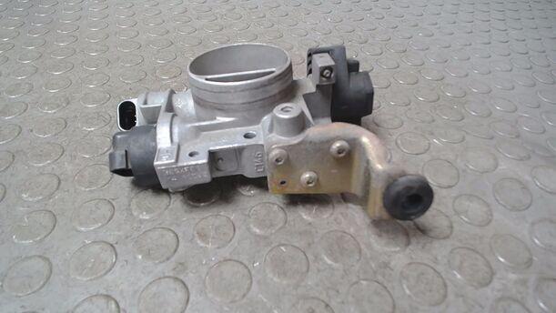 Foto: DROSSELKLAPPENSTUTZEN/ DROSSELKLAPPE MECHANISCH eines Fiat Seicento 1.1 Special