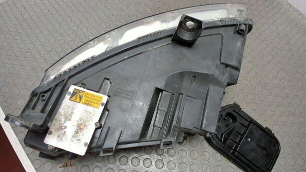 Foto: XENON SCHEINWERFER RECHTS ( AUTOMATISCHE LWR ) eines Audi A6 Avant 2.7 TDI DPF Special