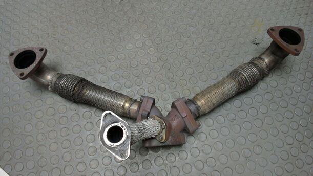 Foto: AUSPUFFROHR TURBOLADER eines Audi A6 Avant 2.7 TDI DPF Special
