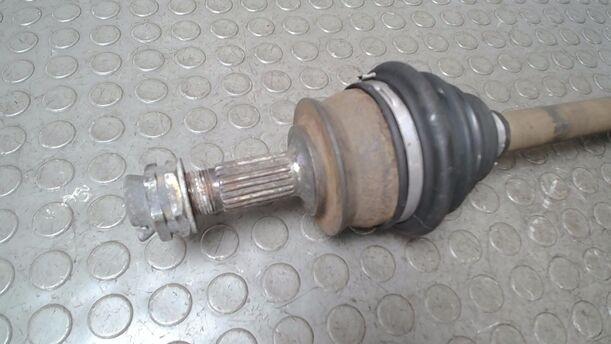 Foto: ANTRIEBSWELLE LINKS eines Fiat Seicento 1.1 Special