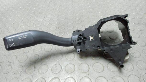 Foto: BLINKSCHALTER / KOMBISCHALTER eines Audi A6 Avant 2.7 TDI DPF Special