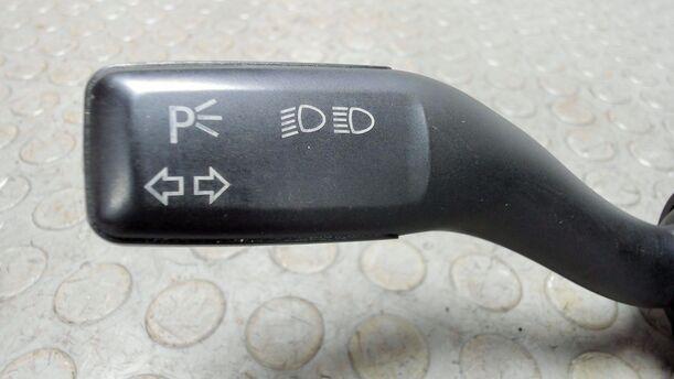 Foto: BLINKSCHALTER / KOMBISCHALTER eines Audi A6 Avant 2.7 TDI DPF Special