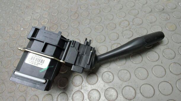 Foto: BLINKSCHALTER / KOMBISCHALTER eines Audi A6 Avant 2.7 TDI DPF Special