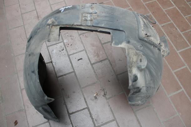 Foto: RADHAUSSCHALE/ INNENRADHAUS VORN LINKS eines Opel Astra 1.6 Caravan Special