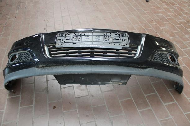 Foto: STOSSFÄNGER/ STOßSTANGE VORN eines Opel Astra 1.6 Caravan Special
