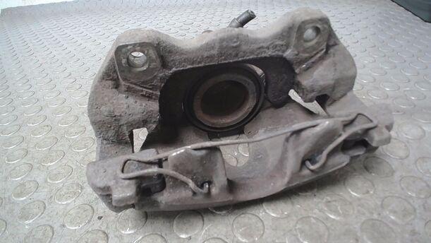 Foto: BREMSSATTEL VORN RECHTS / ATE 57/25 ) eines Opel Astra 1.6 Caravan