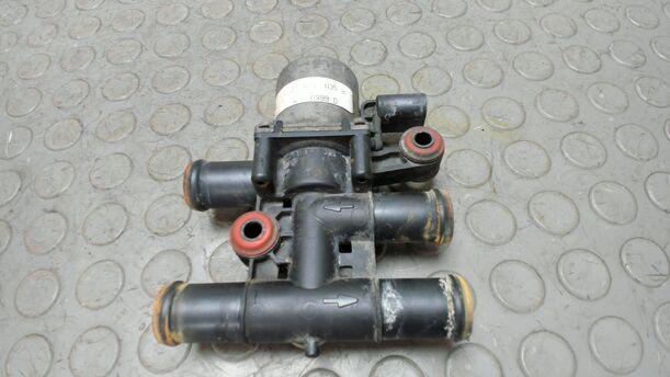 Foto: WASSERPUMPE STANDHEIZUNG eines Audi A6 Avant 2.7 TDI DPF