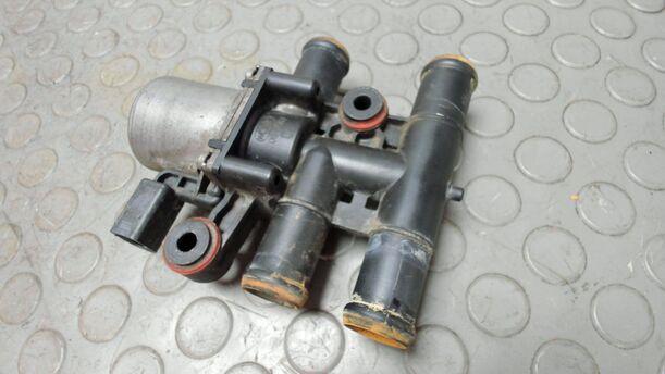 Foto: WASSERPUMPE STANDHEIZUNG eines Audi A6 Avant 2.7 TDI DPF