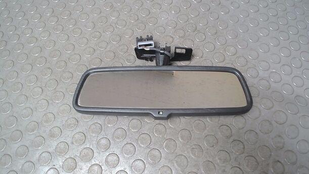 Foto: INNENSPIEGEL AUTOMATISCH ABBLENDBAR eines Opel Astra 1.6 Caravan