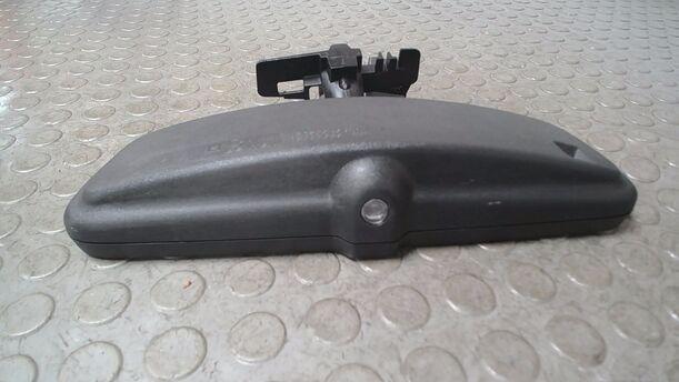Foto: INNENSPIEGEL AUTOMATISCH ABBLENDBAR eines Opel Astra 1.6 Caravan