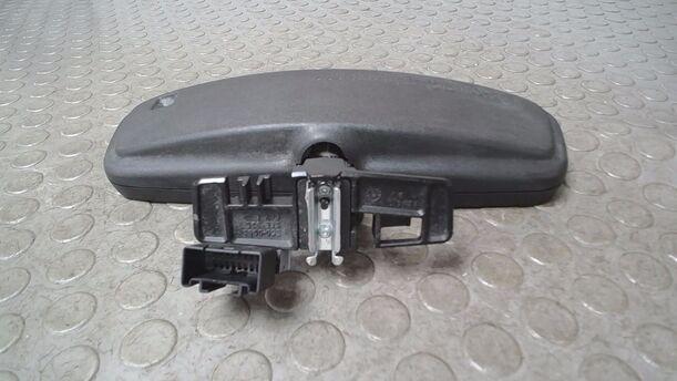 Foto: INNENSPIEGEL AUTOMATISCH ABBLENDBAR eines Opel Astra 1.6 Caravan